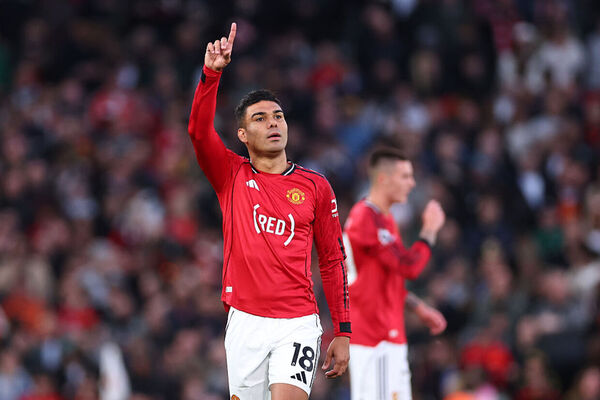 Manchester United Vedalaştı: Üç Futbolcu Ayrıldı