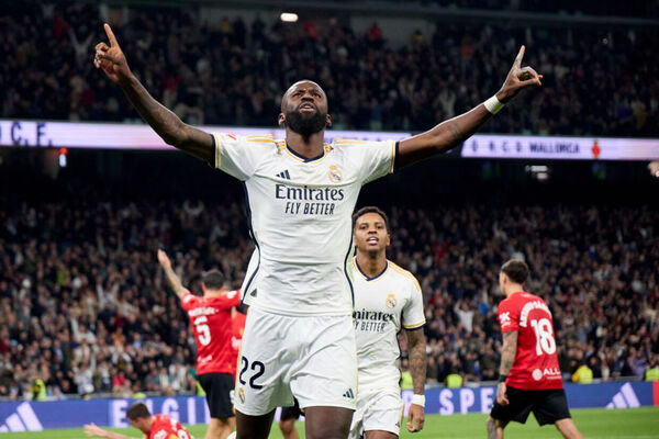 Rüdiger uzattı ve Mourinho yönetiminde Real Madrid’de oynamak gibi bir “hayalini”...