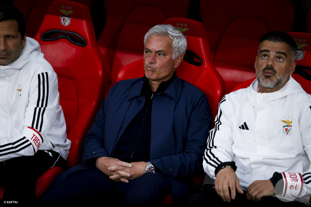 Benfica, Mourinho'nun 15 milyon avroluk satışını Florentino Pérez'in kazanması halinde doğruladı Benfica, Mourinho'nun 15 milyon avroluk satışını Florentino Pérez'in kazanması halinde doğruladı