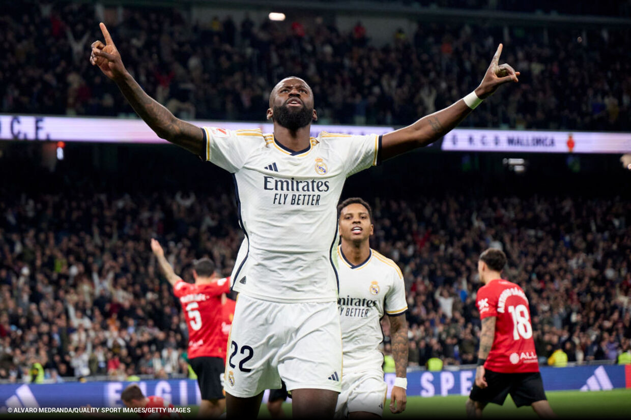 Rüdiger uzattı ve Mourinho yönetiminde Real Madrid’de oynamak gibi bir “hayalini” gerçekleştirecek Rüdiger uzattı ve Mourinho yönetiminde Real Madrid’de oynamak gibi bir “hayalini” gerçekleştirecek